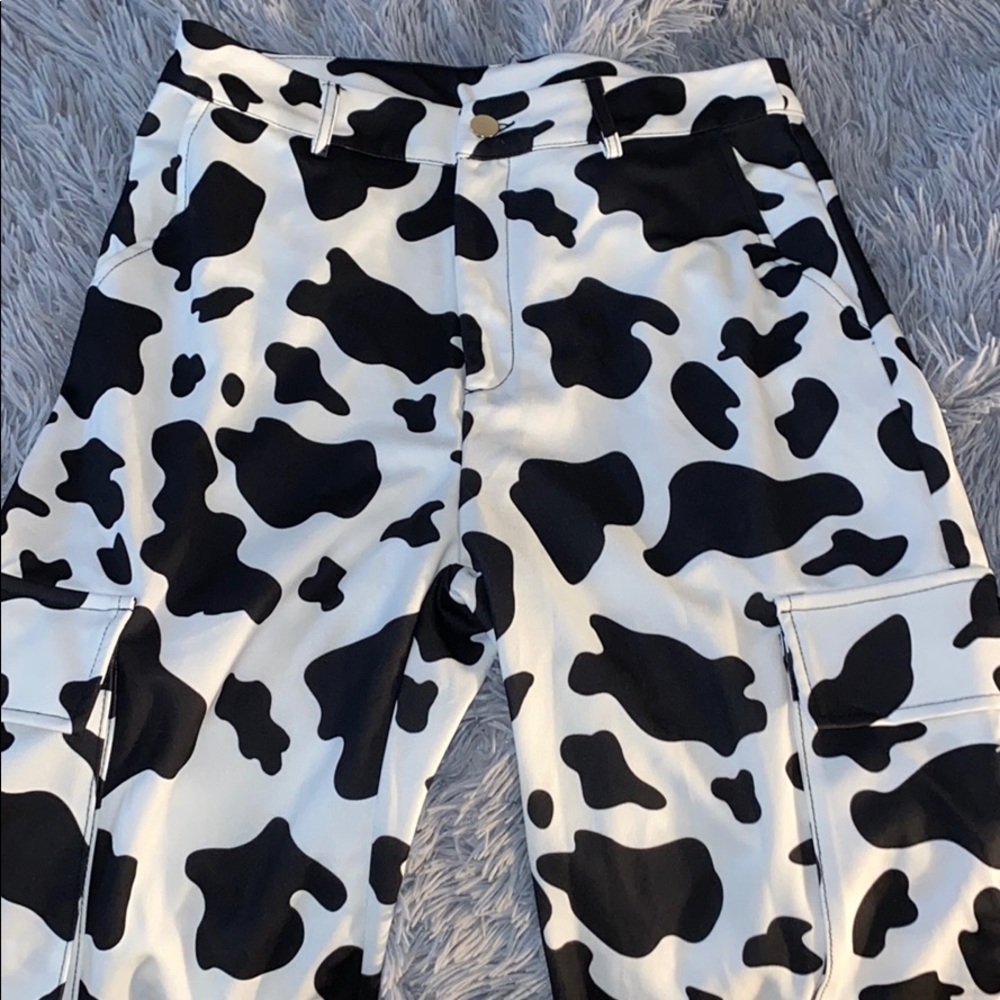 ||Cow Print Cargo Pants||